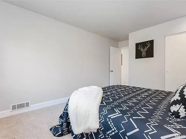 9800 Roosevelt Way NE #31 — Photo 15