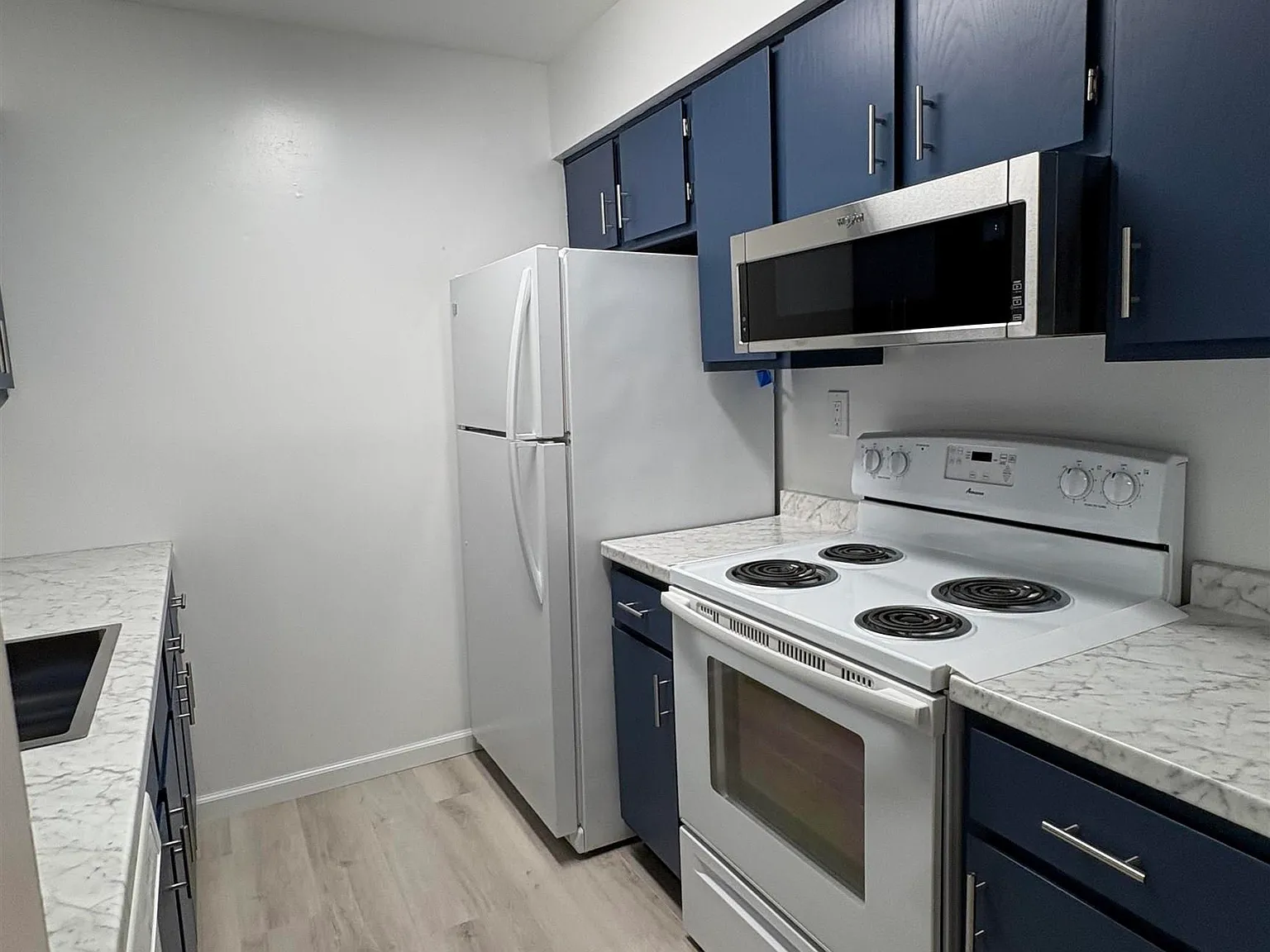1 bed, 1.0 bath, $1,800 — Photo 3