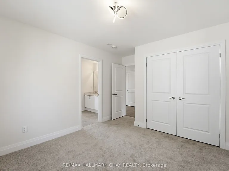 25 Del Ray Cres — Photo 18