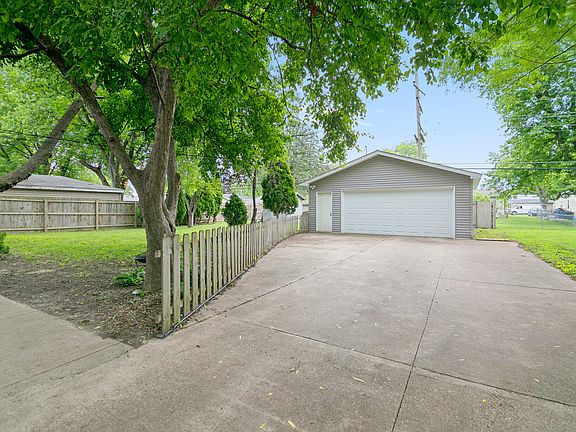 3rd image of 660 Jonette Ave