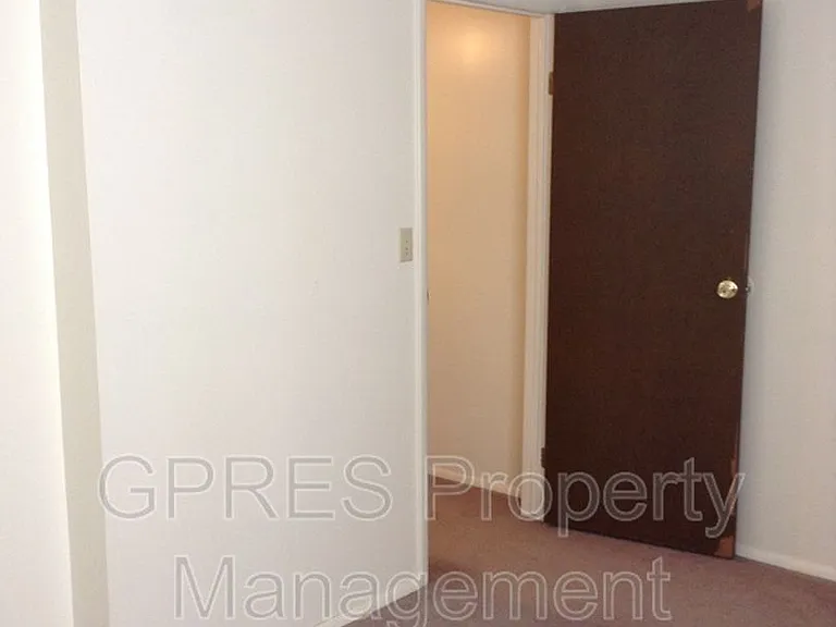 317 Garden Hill Dr — Photo 4