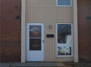 520 College Park Dr, Coraopolis, PA