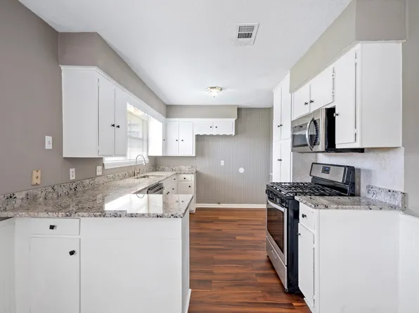 1410 Houston Ave, Pasadena, TX 77502