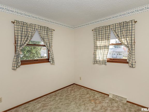 3rd image of 3405 College Ave