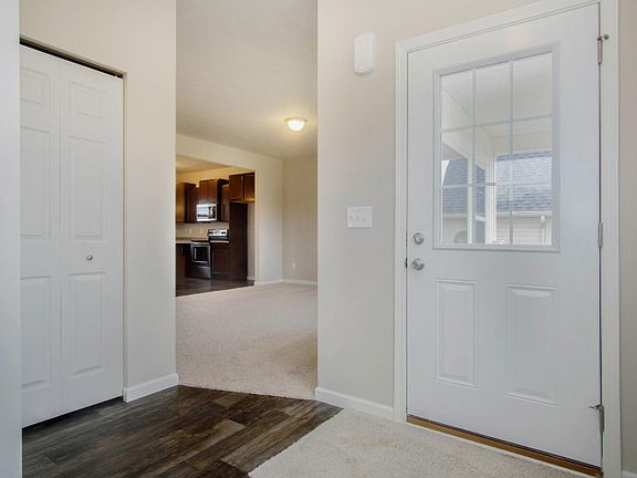 4th image of 483 E Summer Grove Dr