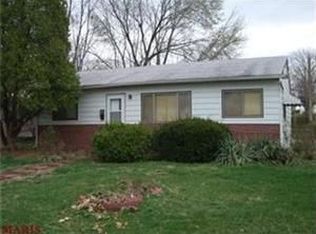 10300 Duke Dr, Saint Louis, MO 63136