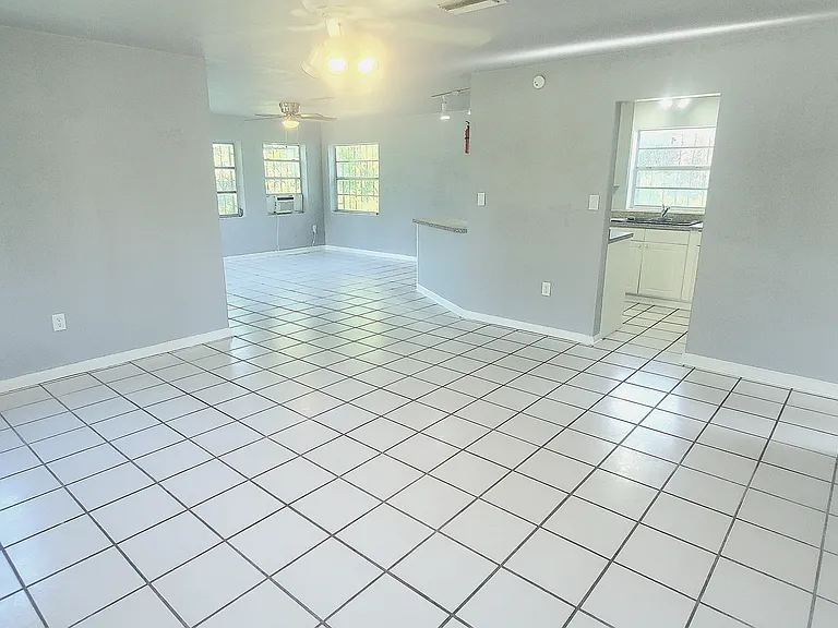 3306 Avenue Q — Photo 4