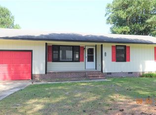 4318 Bridge St, Hope Mills, NC 28348