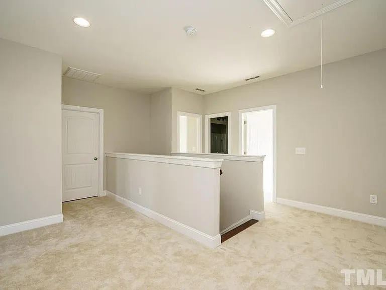 325 Acorn Hollow Pl — Photo 6