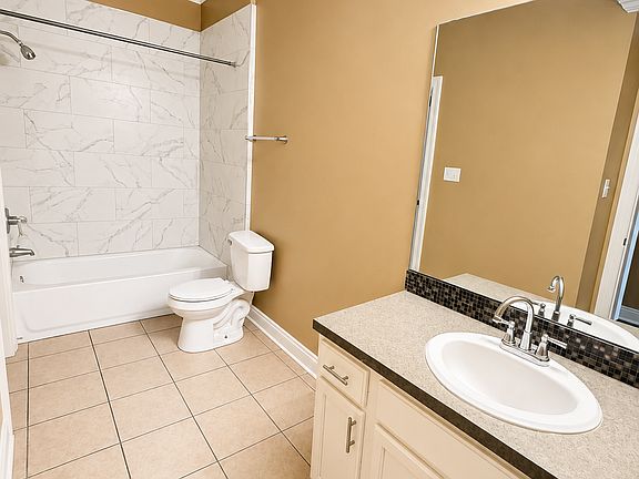 5th image of 114 Rue Fontaine #112-2