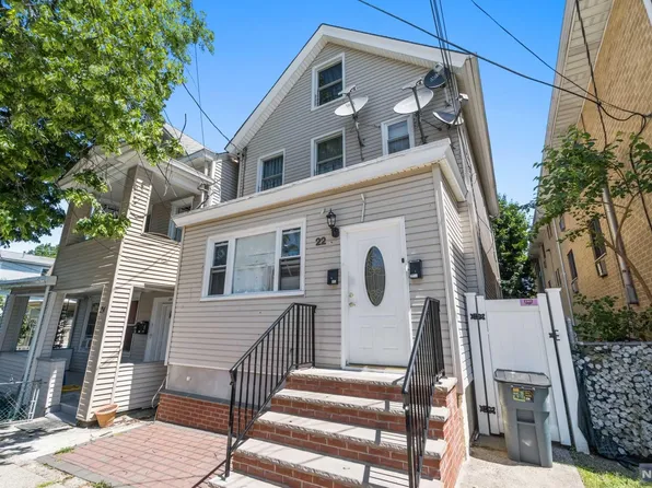 22 Linden St, Passaic, NJ 07055
