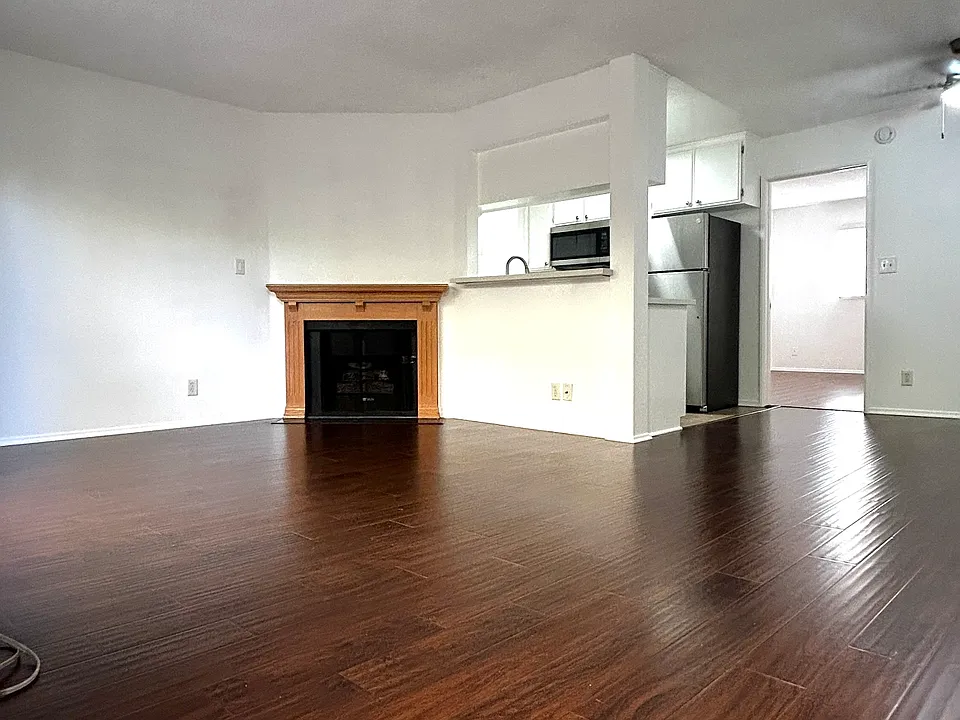 3618 Empire Dr #102