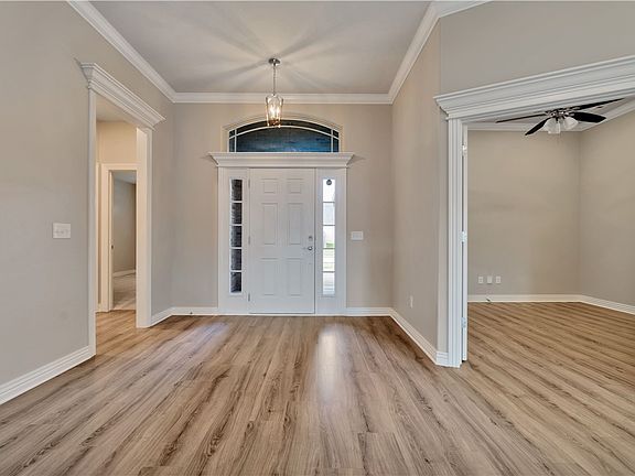 5th image of 454 Frizzo St