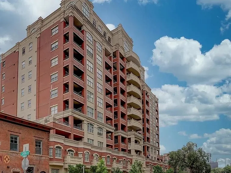 1 bd, 1ba, 637 sqft, $1,850/mo