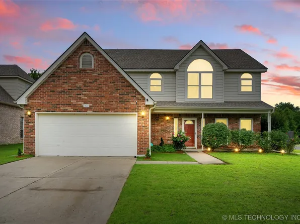 701 N Indianwood Ave, Broken Arrow, OK 74012