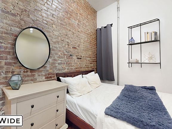 3rd image of 174 Thompson St APT 1RS
