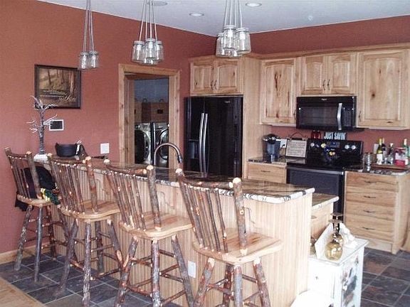 5th image of 12484 Bluebird Ln