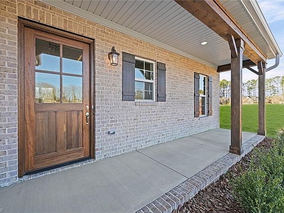 2nd image of 152 Emerald Dr