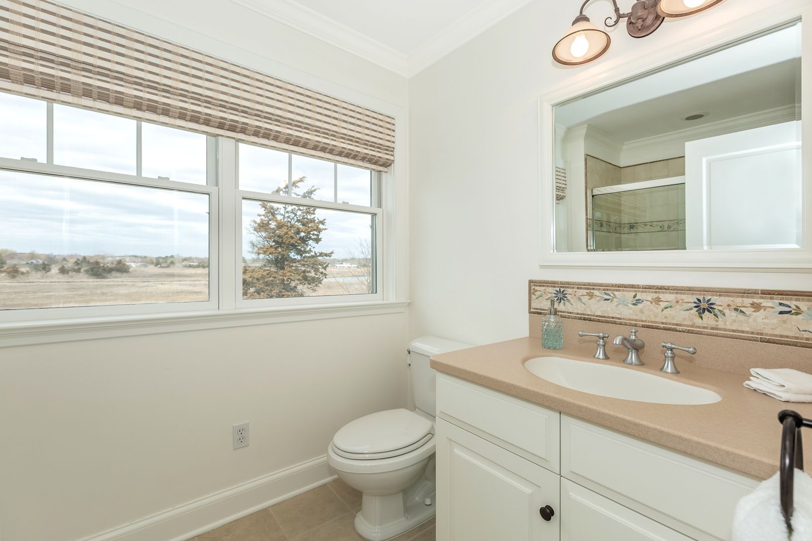  Guest suite full bath