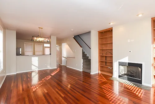 1000 N Crosby St Photo 1