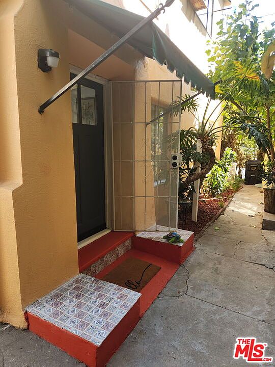 1st image of 1028 N Hayworth Ave