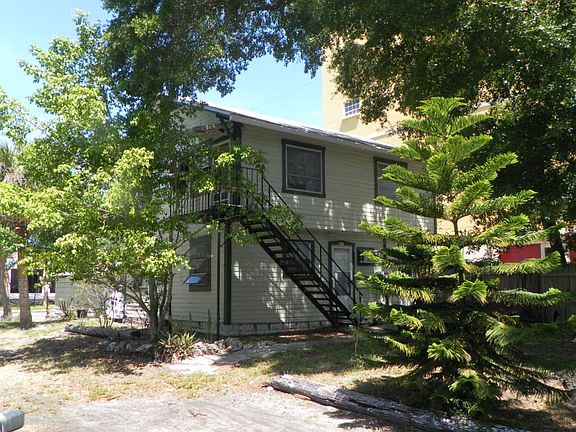 3rd image of 331 Tuxedo Ct S