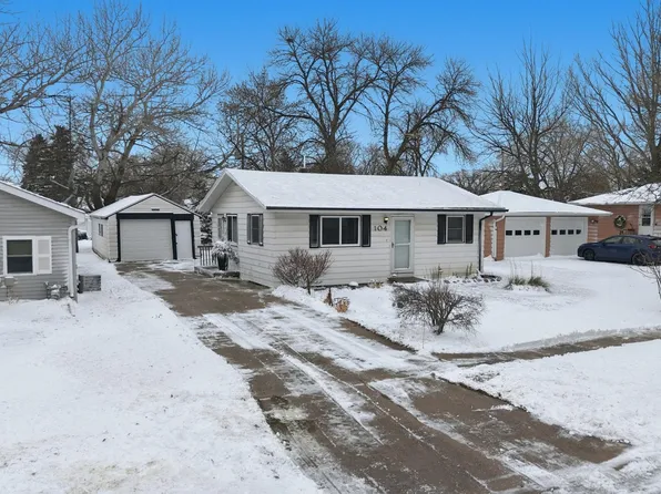 104 3rd St NW, Dilworth, MN 56529