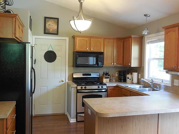 5th image of 1198 N Trail Ct NE