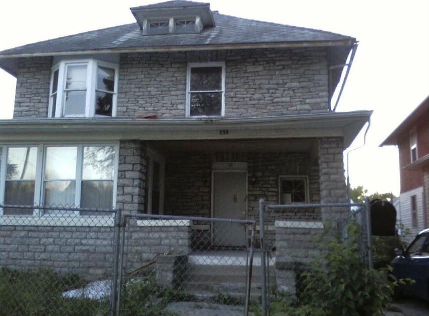 On the day we closed - after removing the ugly lattce crap from the porch!