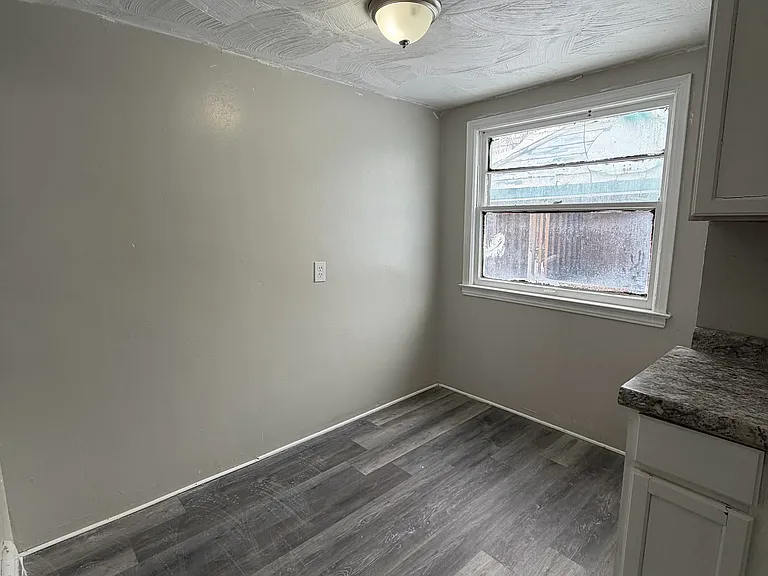 16109 Delrey Ave — Photo 10