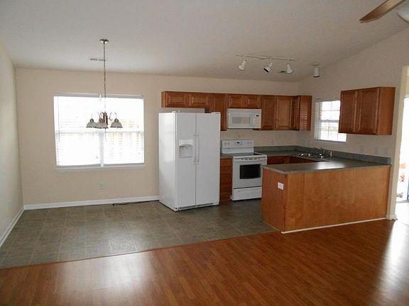 3rd image of 3916 Ramsey Dr