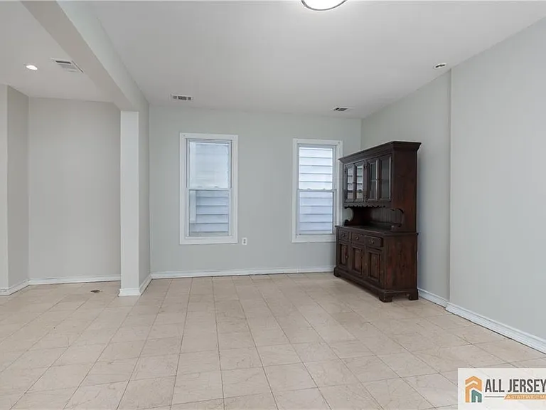 264 Seaman St #2 — Photo 8