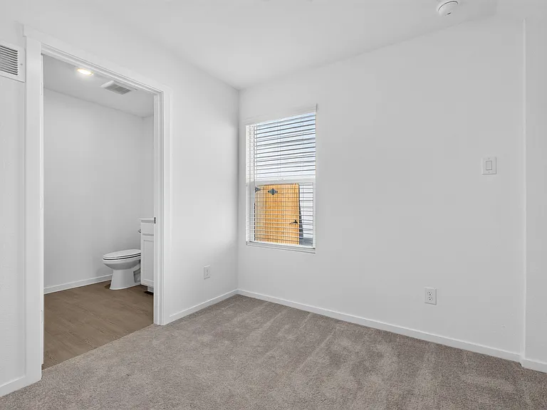 1031 Bishop Creek Dr — Photo 11