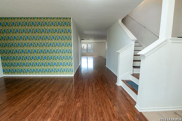 655 Northlake Dr — Photo 6
