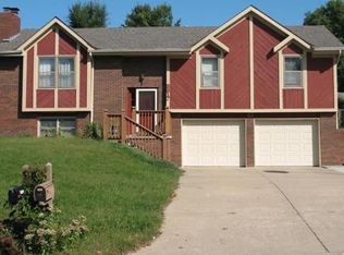 3617 Karnes Rd, Saint Joseph, MO 64506