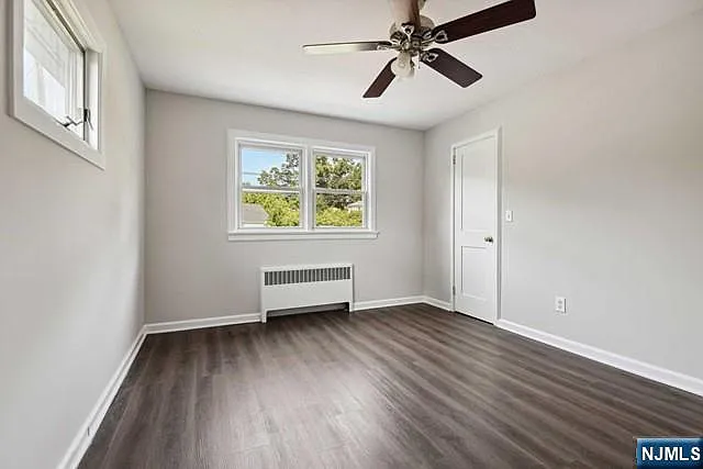 990 Washington Ave — Photo 11