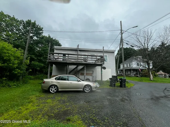 18 Railroad Avenue, Berlin, NY 12022