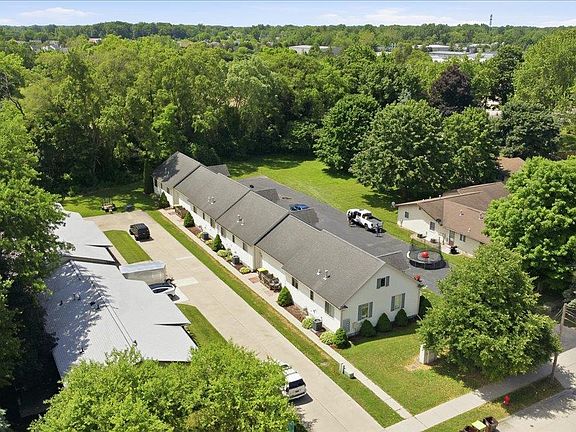 4th image of 456 Robbe Ave