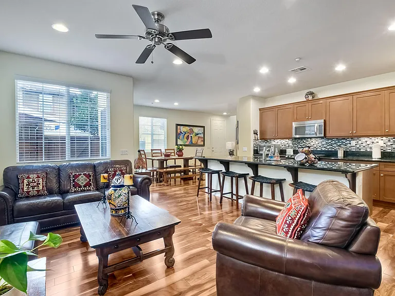 2295 Durango Way — Photo 10