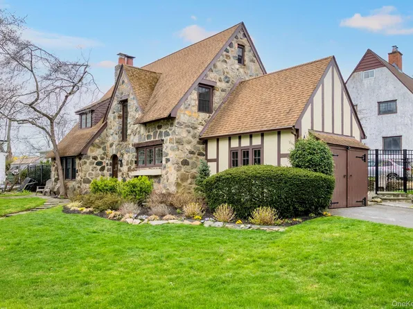 101 Long Drive, Hempstead, NY 11550