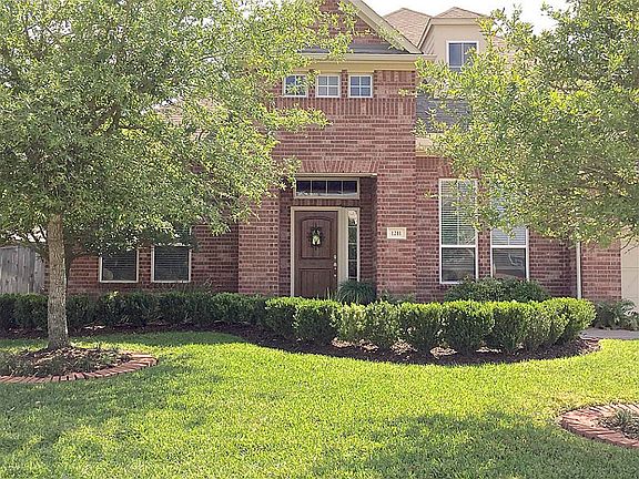 2nd image of 1211 Chapel Cone Ln