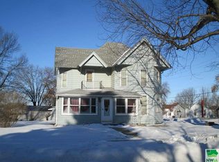 604 4th Ave, Sheldon, IA 51201