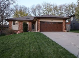 15732 O Cir, Omaha, NE 68135