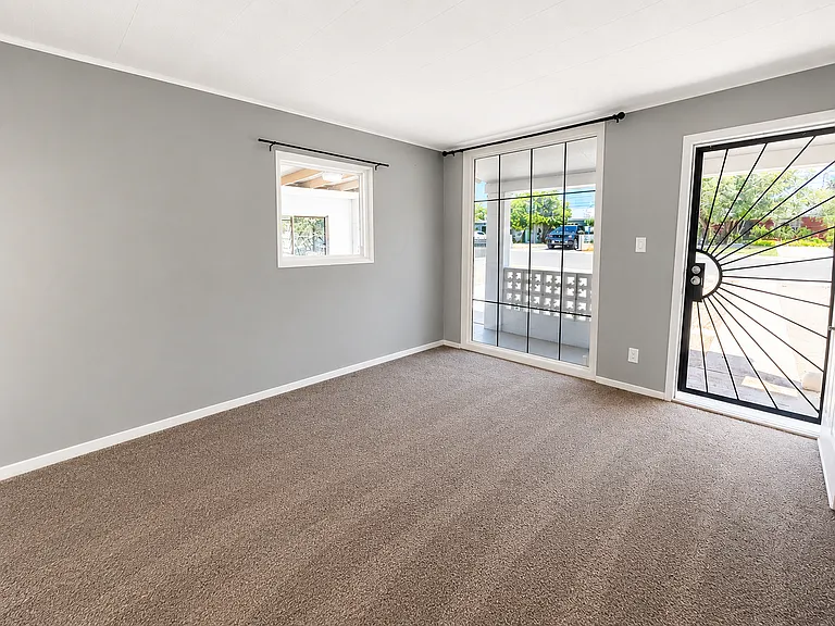 2801 W Glenrosa Ave — Photo 3