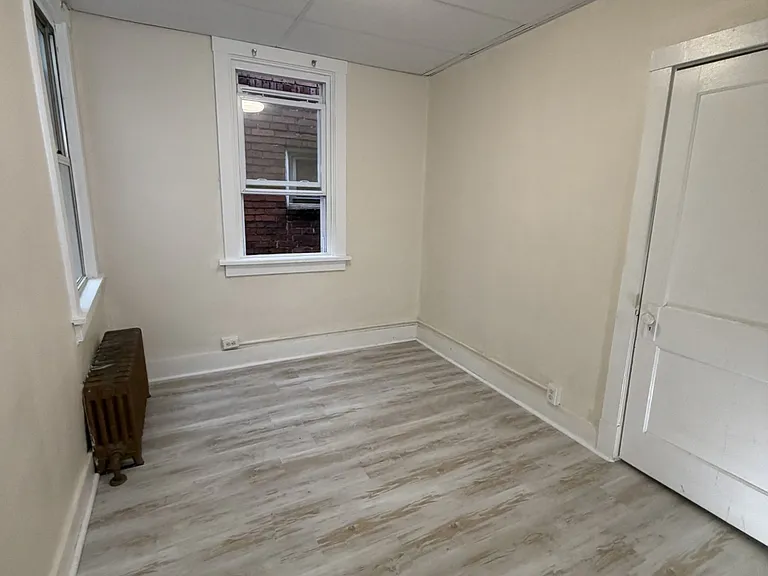2815 Brownsville Rd #6 — Photo 1
