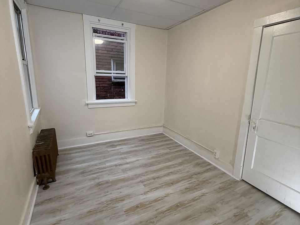 1st image of 2815 Brownsville Rd APT 6