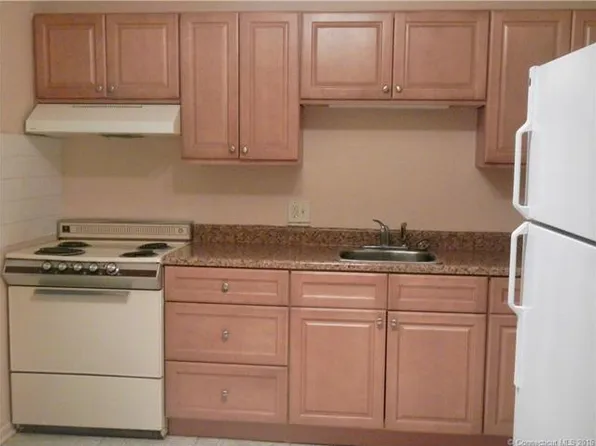 1730 State St APT 309, Hamden, CT 06517