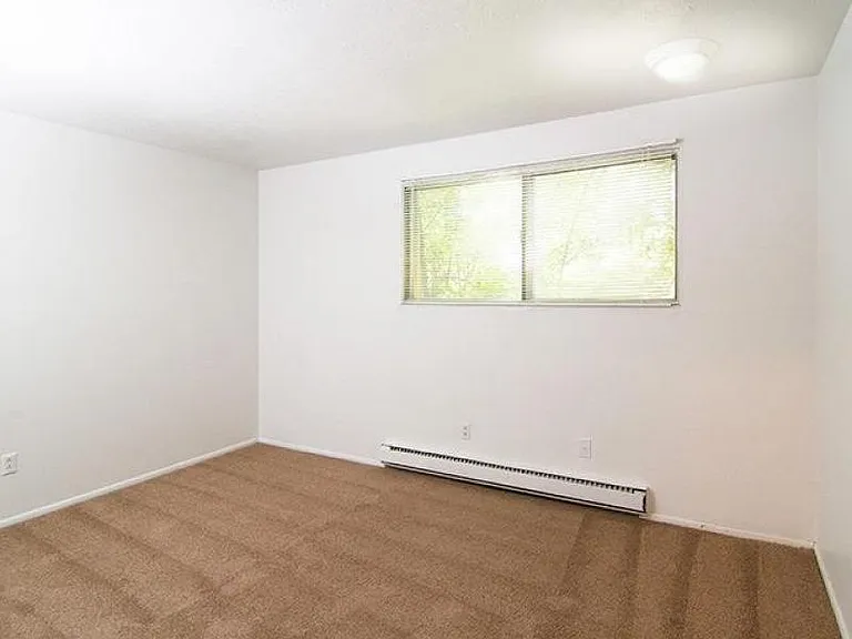 The Azlee Apartments — Photo 12
