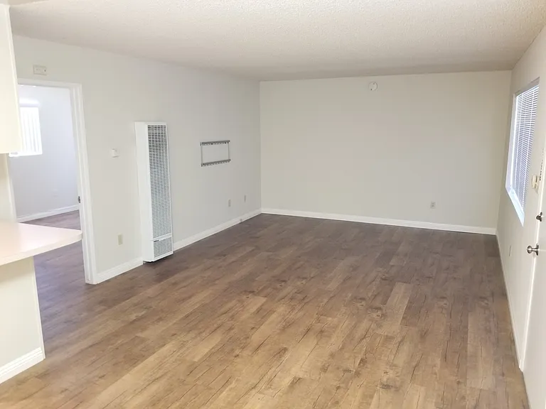 4121 Howard Ave — Photo 4