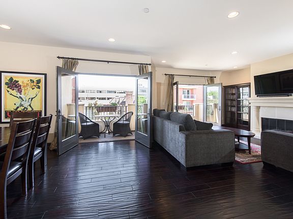 2nd image of 10319 Almayo Ave APT 201
